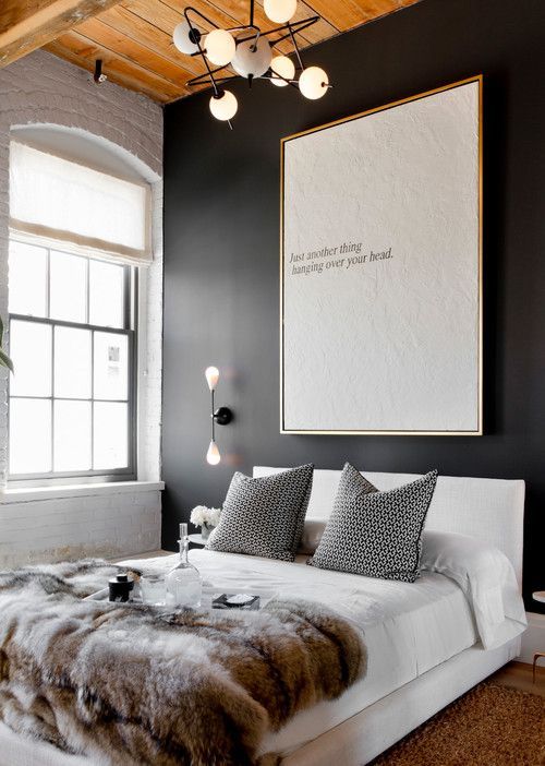 Slaapkamers met donkere muur