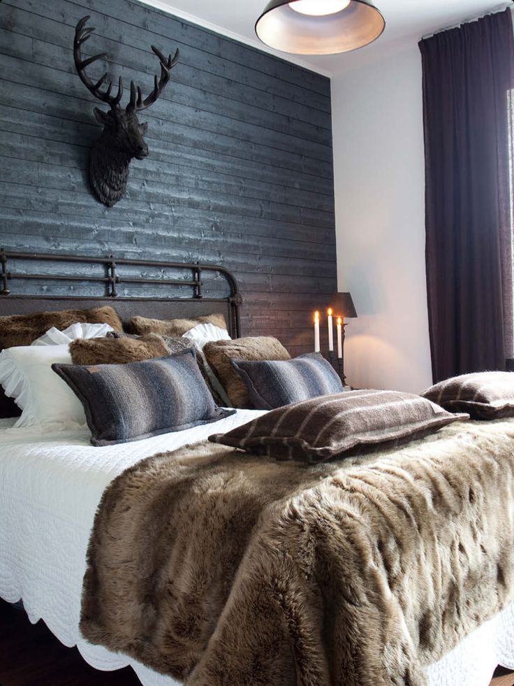 Slaapkamers met donkere muur